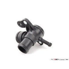 Cylinder head cooling flange